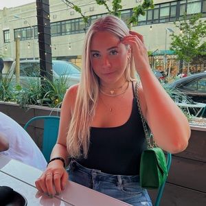 Meet your Posher, Faith